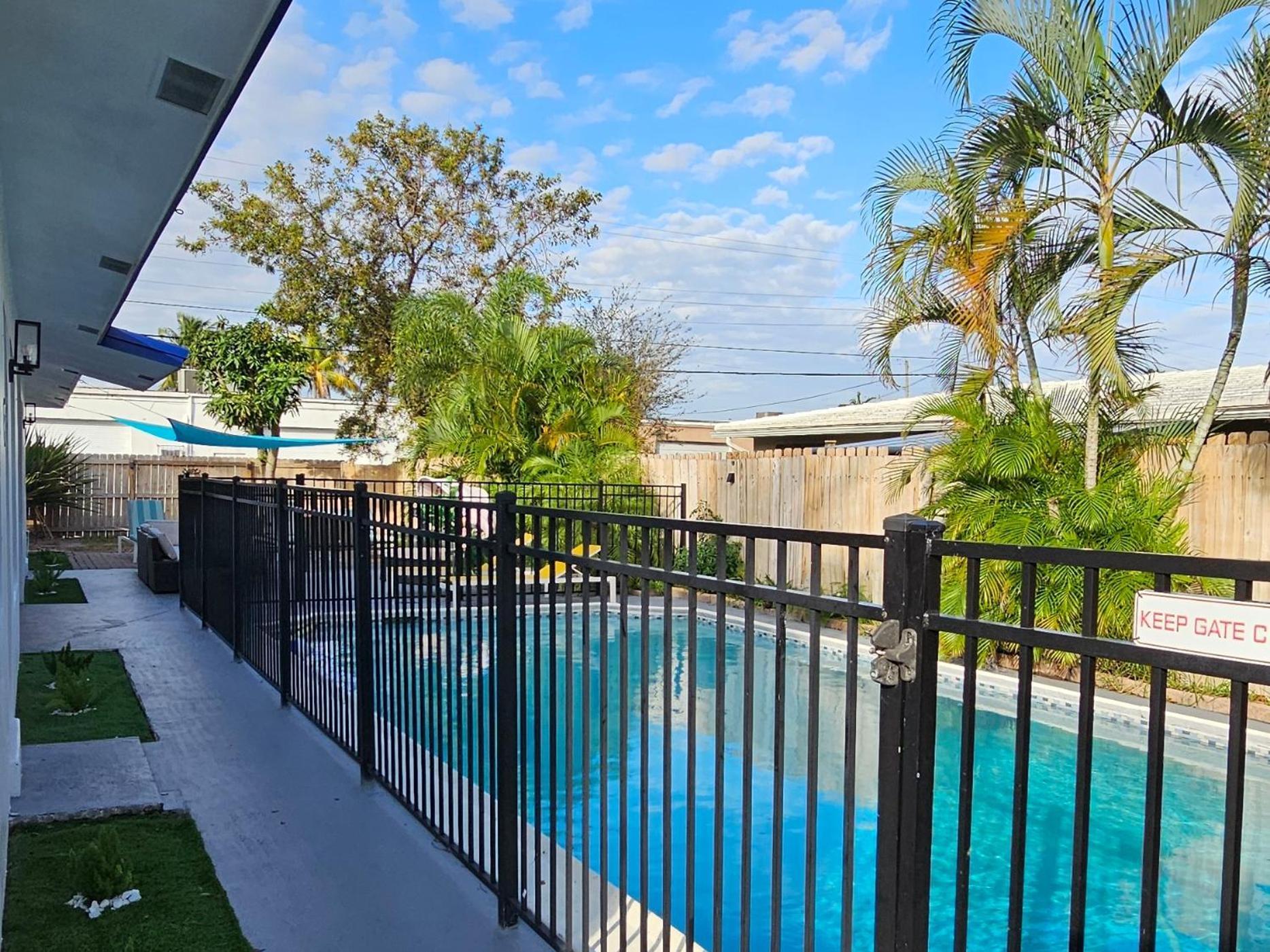 Equipped House W Pool & Patios, Near The Beaches, Prime Location- Ideal For Small Families, Coastal Haven فورت لودرديل المظهر الخارجي الصورة