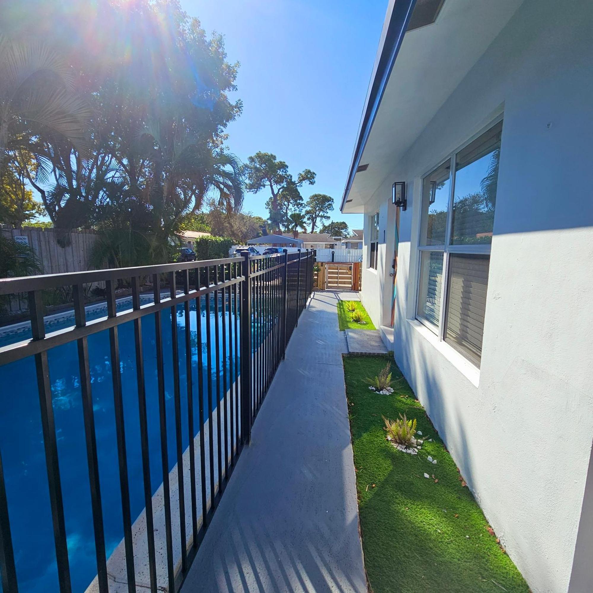 Equipped House W Pool & Patios, Near The Beaches, Prime Location- Ideal For Small Families, Coastal Haven فورت لودرديل المظهر الخارجي الصورة