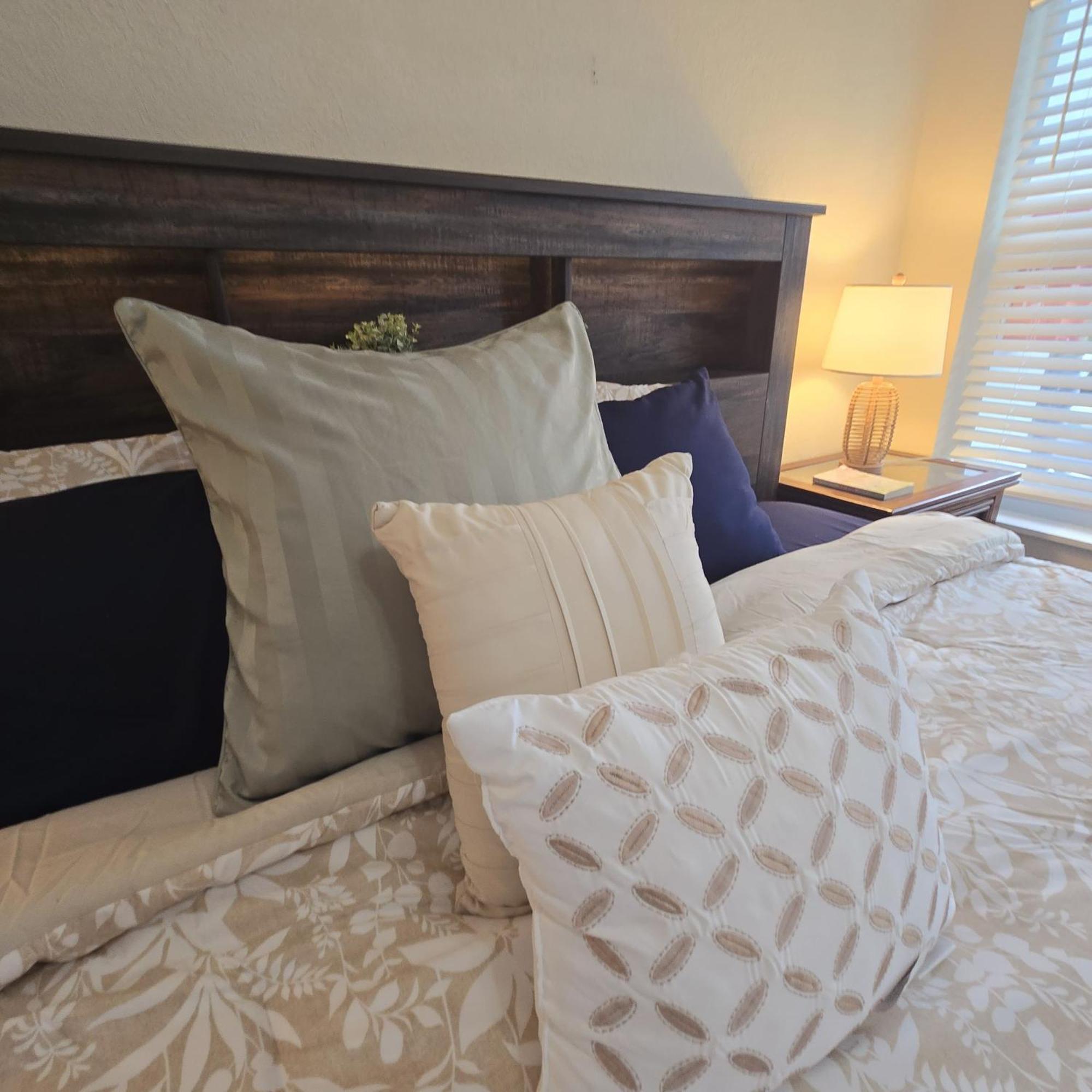 Equipped House W Pool & Patios, Near The Beaches, Prime Location- Ideal For Small Families, Coastal Haven فورت لودرديل المظهر الخارجي الصورة