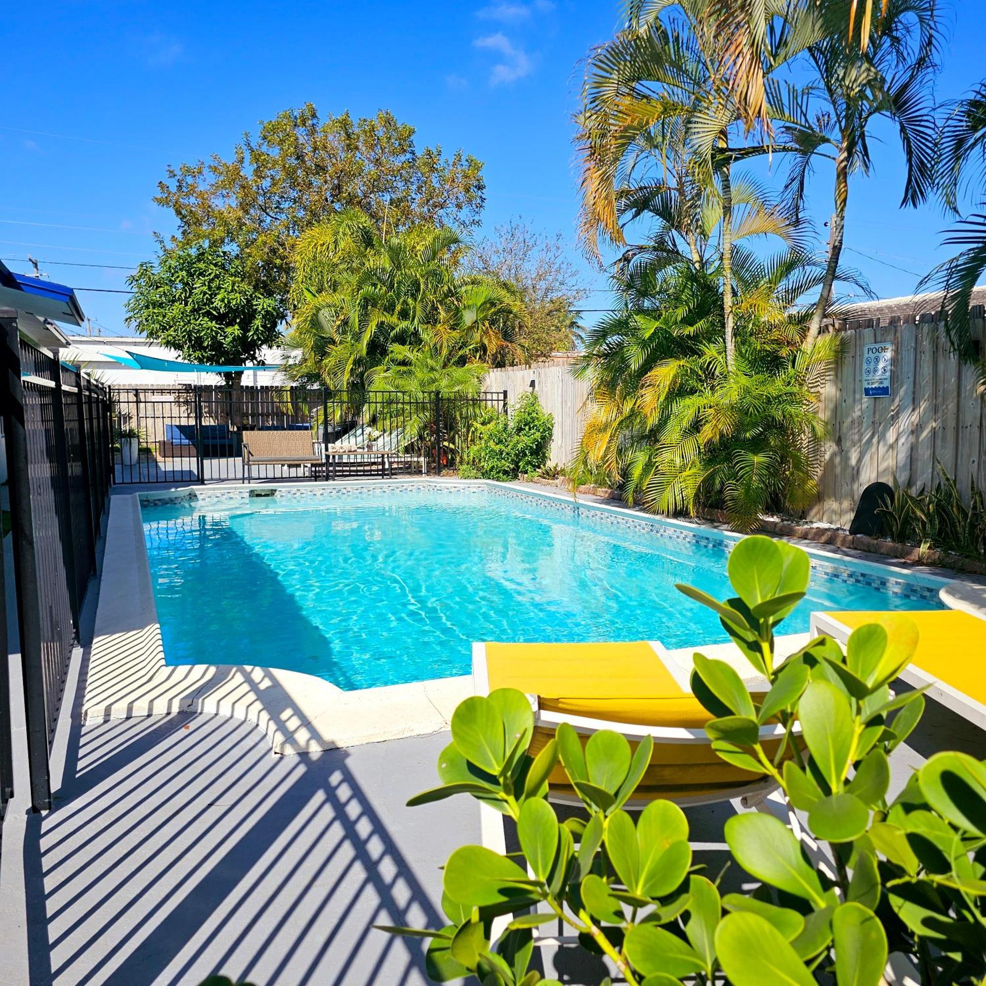 Equipped House W Pool & Patios, Near The Beaches, Prime Location- Ideal For Small Families, Coastal Haven فورت لودرديل المظهر الخارجي الصورة